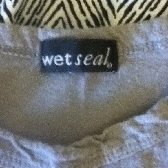 Wet seal shirt! - Picture 2 of 3