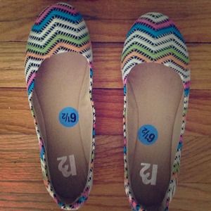 R2 color striped ballet flats