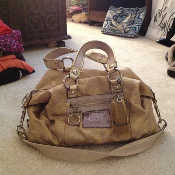 Authentic Coach poppy bag....