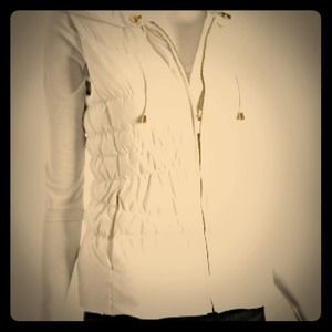 Michael Kors white quilted down pillow collar vest