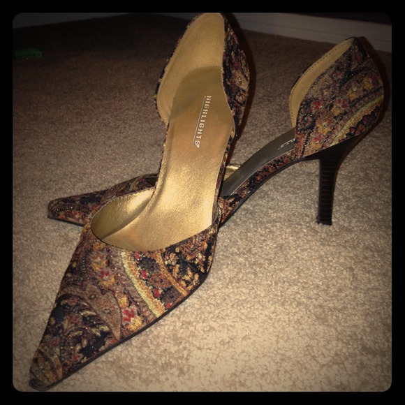 Shoes - Size 8 closed toe pointed pump
