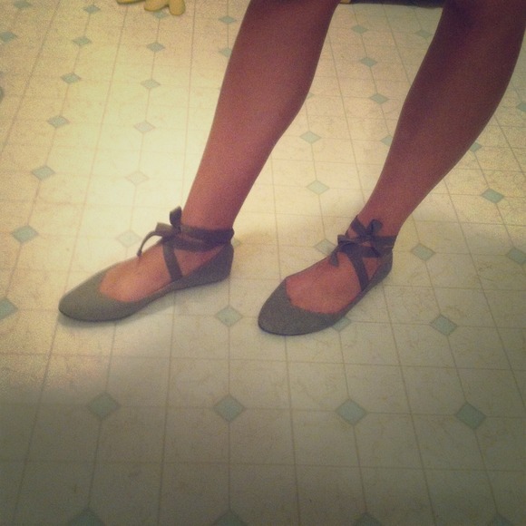 ❌Traded❌Olive green kimchi blue strapy flat
