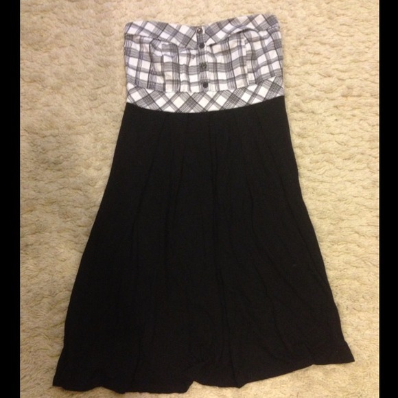 ❗SOLD❗Black and white strapless dress