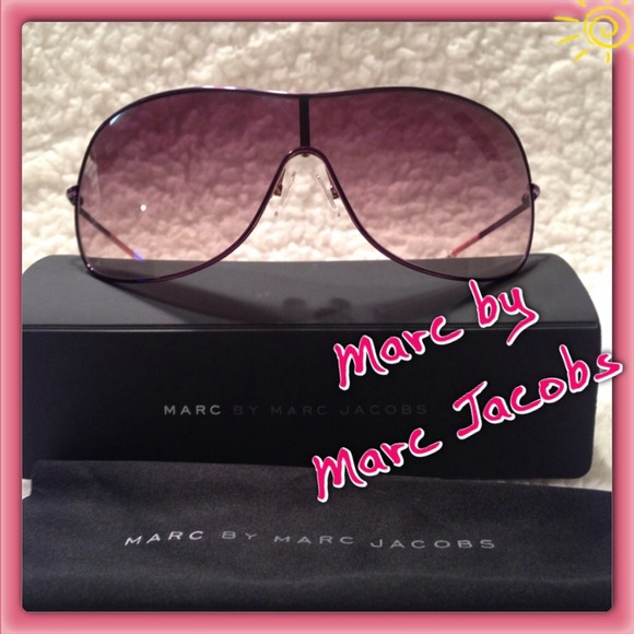 ⬇REDUCED Marc by Marc Jacobs Sunglasses 😎 - Picture 2 of 3