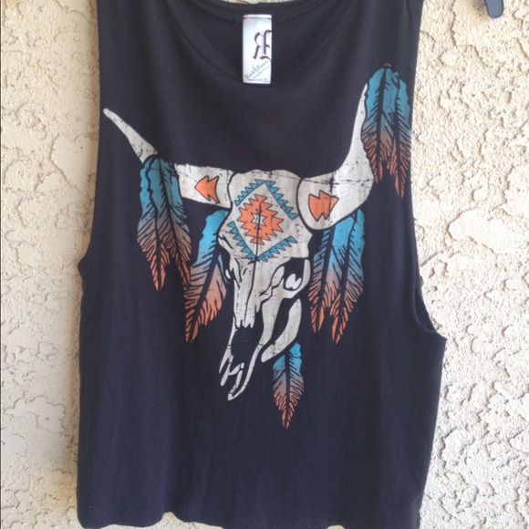 SOLD Bull Tank 🎉Host Pick!🎉 - Picture 2 of 4