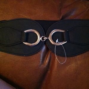 🚫SOLD🚫NWOT Black stretch waist belt