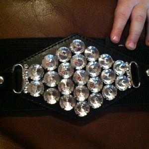 ❎SOLD❎NWOT Stretch rhinestone waist belt