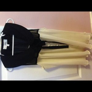 ADORABLE BLACK AND WHITE TOP