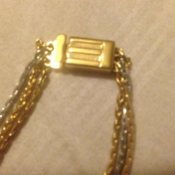 Tri color three strand bracelet - Picture 3 of 4