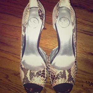 Jessica Simpson pump. Peep toe size 10