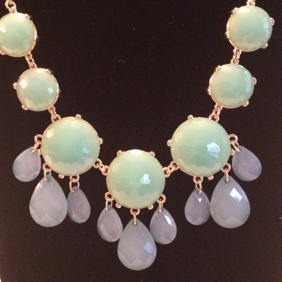 🚫SOLD🚫Teardrop Dangle Necklace Set/Mint. - Picture 3 of 3