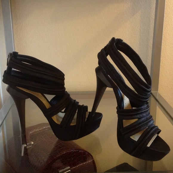 ❗️ SOLD IN A BUNDLE ❗️ - Picture 3 of 4