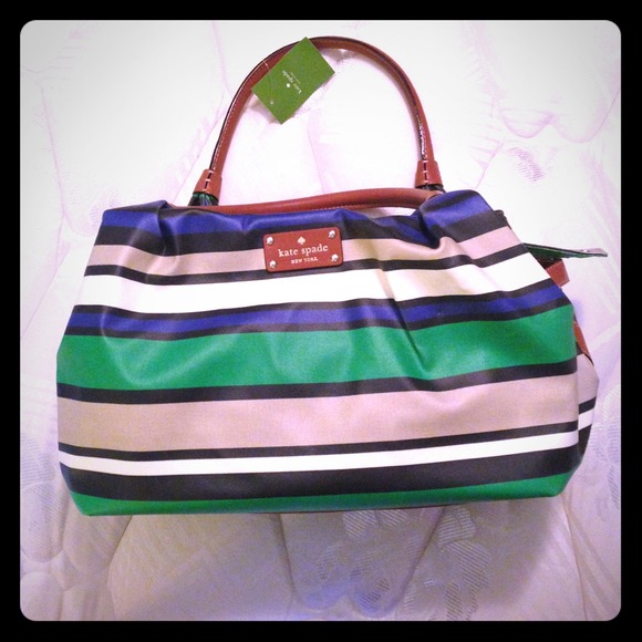 Stylish Kate Spade purse, nwt!