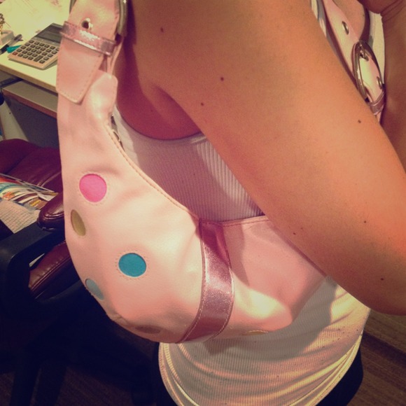 Adorable pink purse!