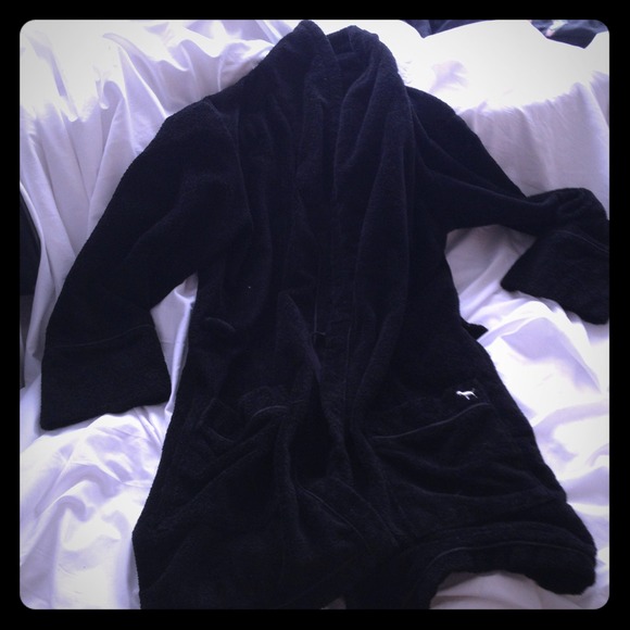 Victoria's Secret vs robe! ❤💋💄