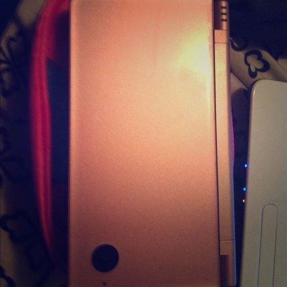 ✋HOLD Trade for @hertelroller✋Nintendo DSi XL!!!