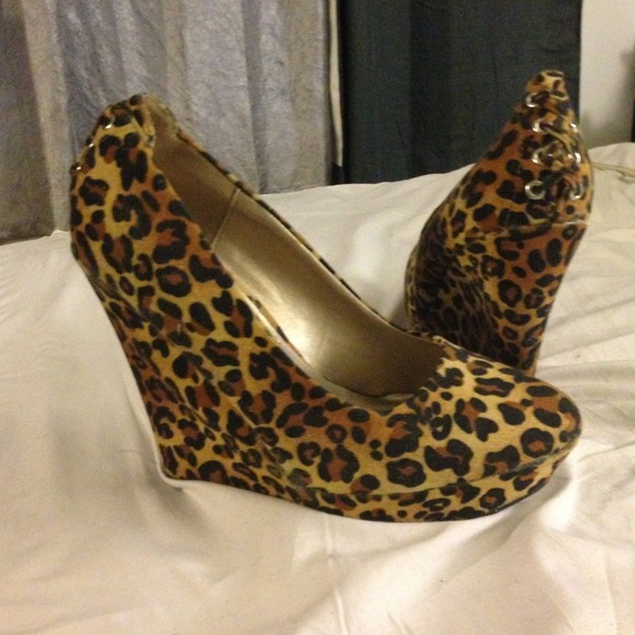 Leopard wedges