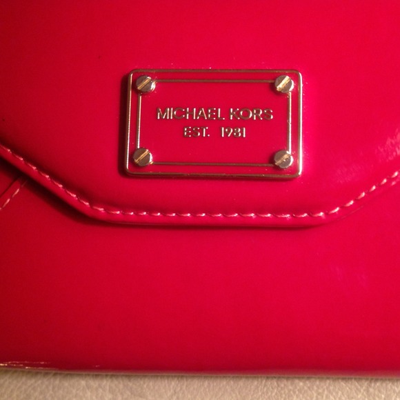 Red Michael Kors cell phone clutch - Picture 2 of 3