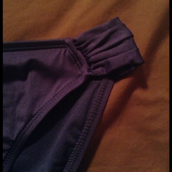 Bottom - Picture 3 of 3