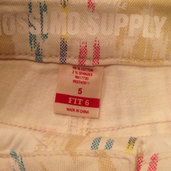 NWT! Chevron Design Cutoff Shorts w/ Pink Belt - Picture 4 of 4