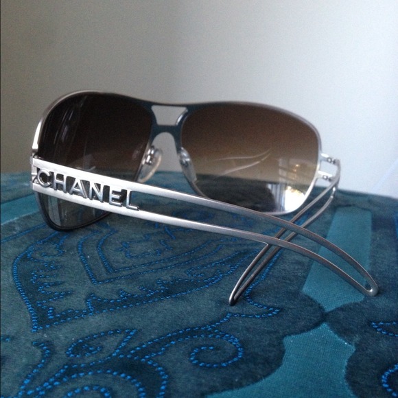 ✳REDUCED✳Authentic Chanel Sunnies 4150! - Picture 2 of 4
