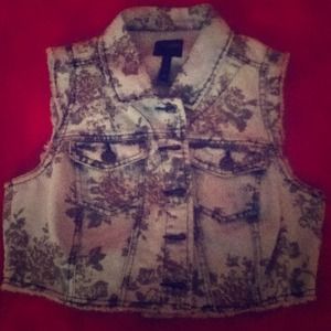 Sleeveless Flower Print Jean Jacket :)