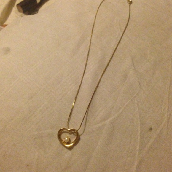 Gold filled heart necklace with pearl - Picture 1 of 4
