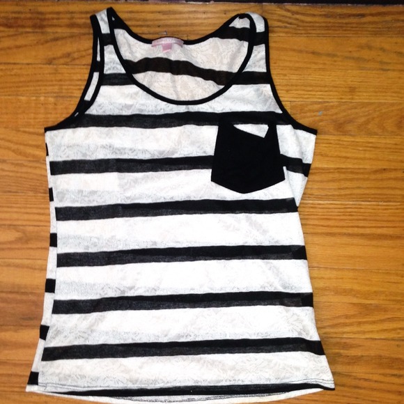 Lace striped top!