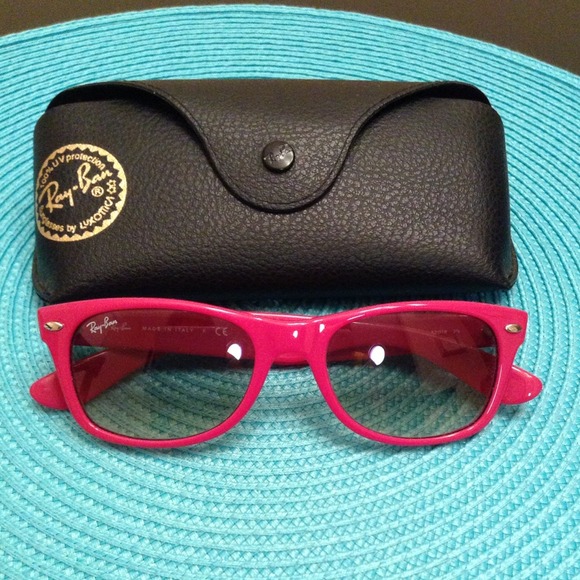 Ray ban hot pink wayfarer *no trades*
