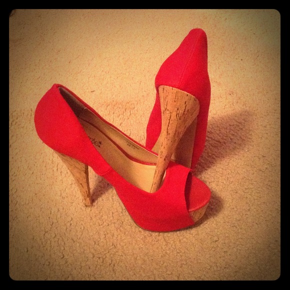 Shoes - 6" red pump from shoe dazzle
