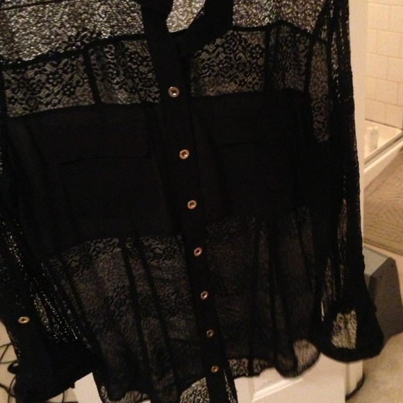 Bebe shirt ✂✂✂ REDUCED - Picture 3 of 4