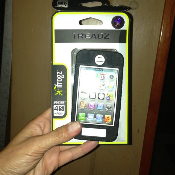 🚨SOLD🚨Treadz Silicone IPhone 4S Case