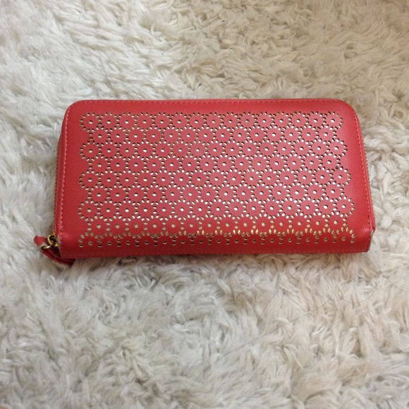 pre-loved Coral wallet