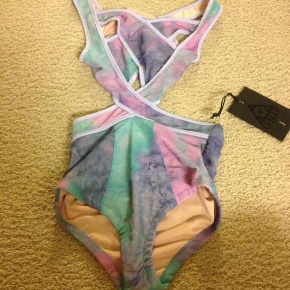 π’SOLDπ’ NWT unif shorebreak one piece - Picture 3 of 4