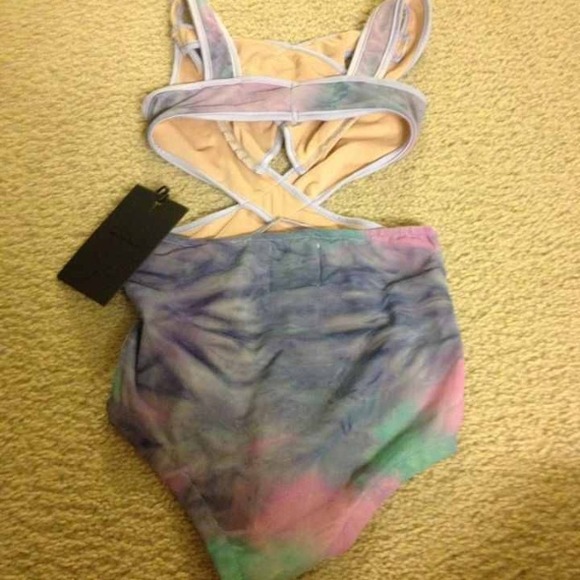 π’SOLDπ’ NWT unif shorebreak one piece - Picture 4 of 4