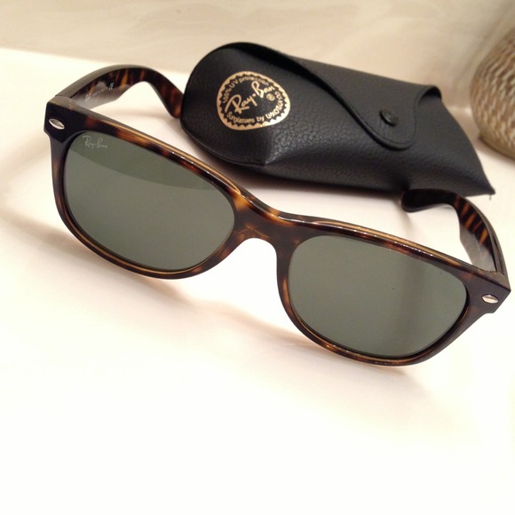 🚫SOLD!🚫Brand new Ray-ban Wayfarers.