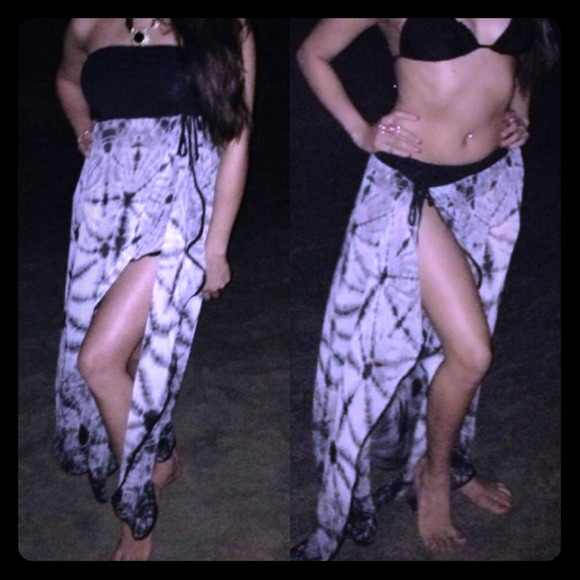 Dress/ skirt black and white cover up
