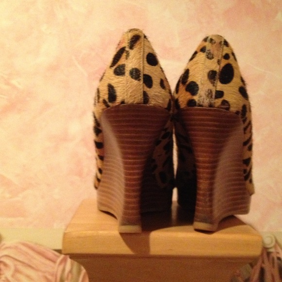 Shoes - Picture 2 of 3