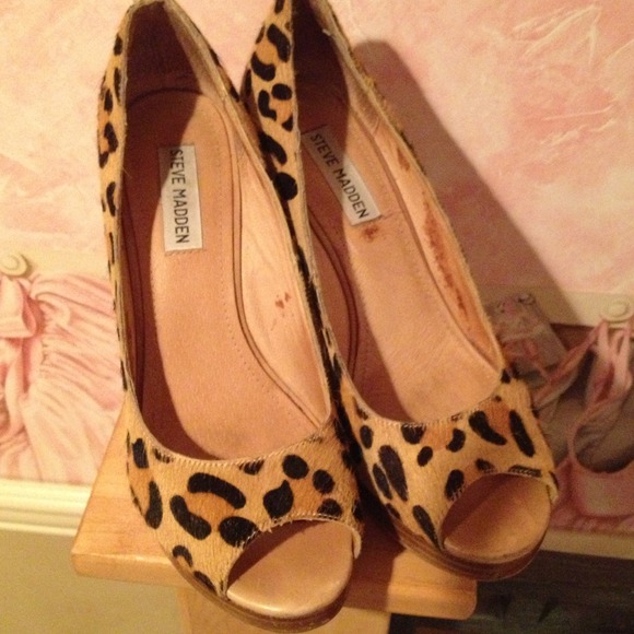 Shoes - Picture 3 of 3