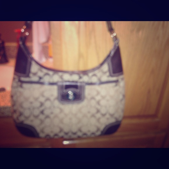 Coach purse. Paid $300 new. Asking $95