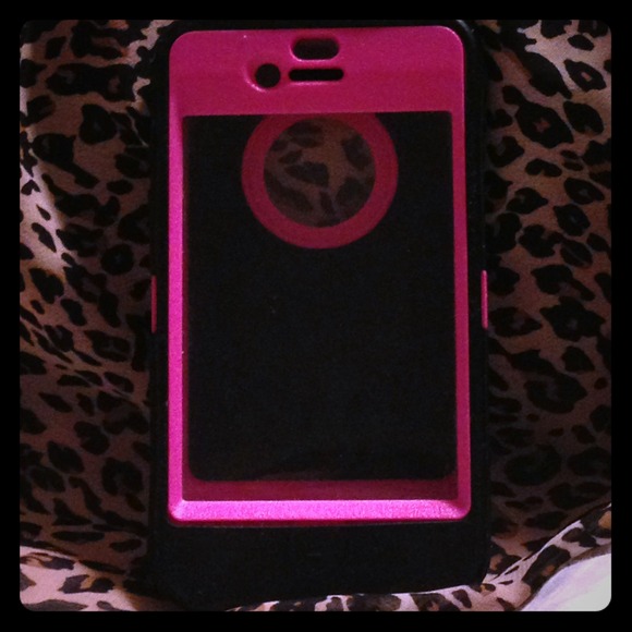 📱Authentic otterbox phone case!📱