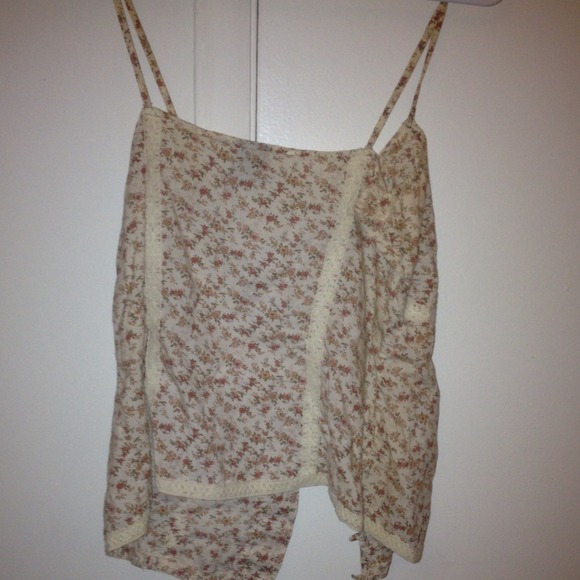 😍Floral Print Top😍 - Picture 2 of 2