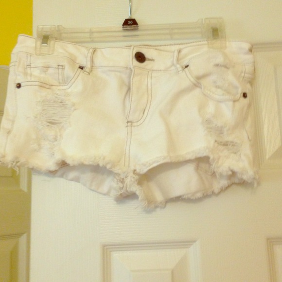 White bullhead destroyed shorts