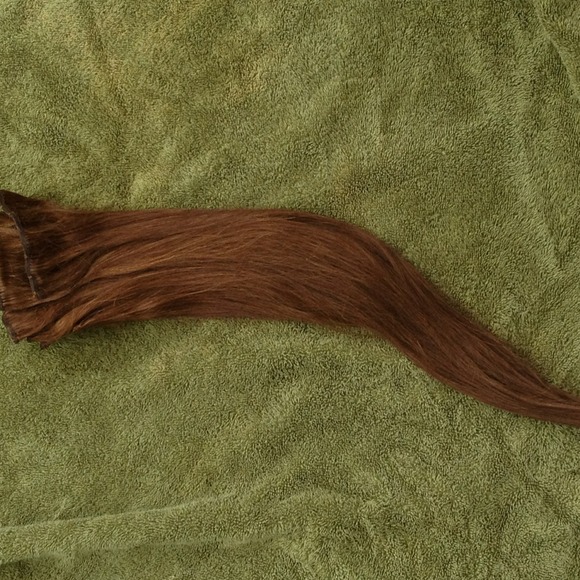 Brown 20'. Remy clip in hair extentions