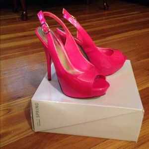 Pink pump