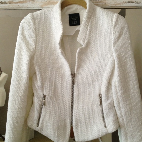 SOLD IN BUNDLE! Zara White Blazer