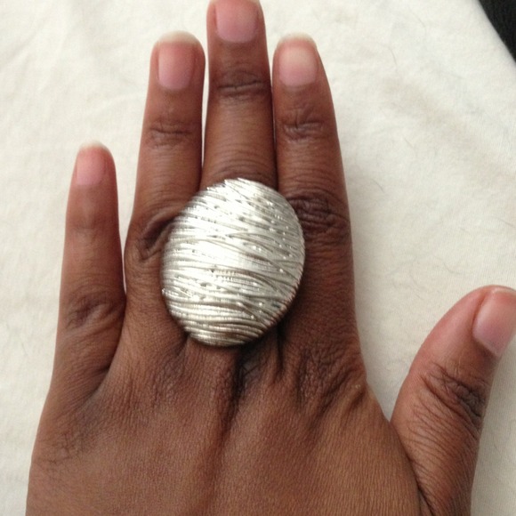 Adjustable rings.