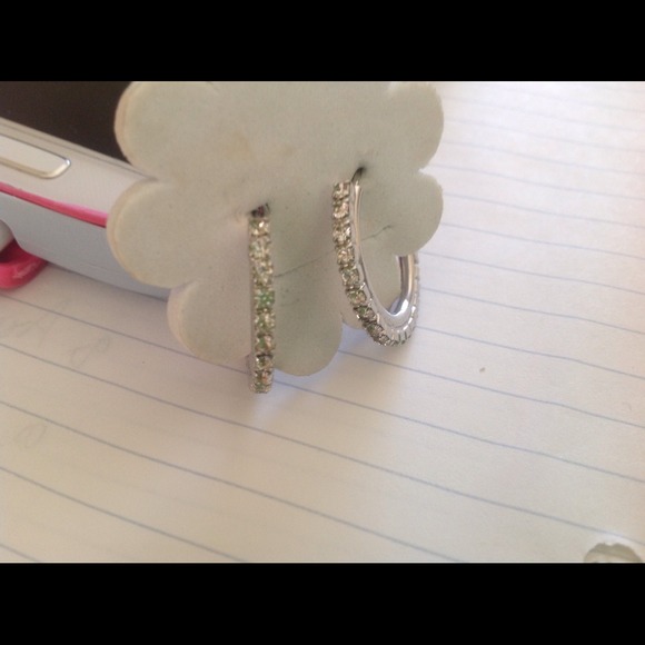 Crystal earring. - Picture 2 of 4