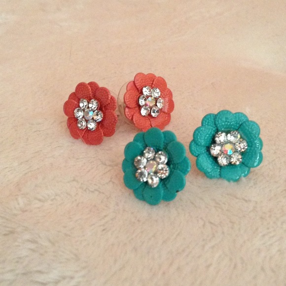 Jewelry - Flower earrings+lucky bundle
