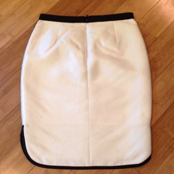 🔴SOLD🔴🎀HOST POCK🎀J. Crew Tuxedo skirt - Picture 2 of 3